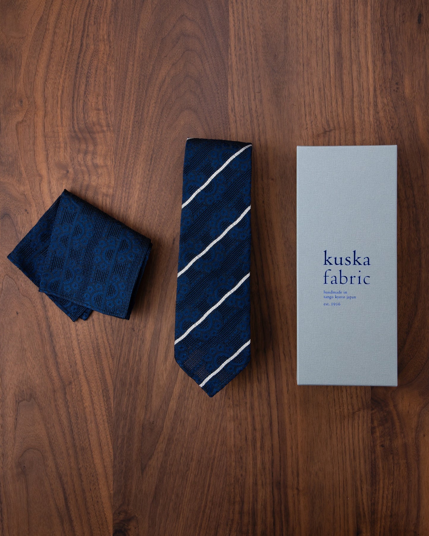 [Art] CHAIN CHAIN Tie & Pocket Square Dark Navy
