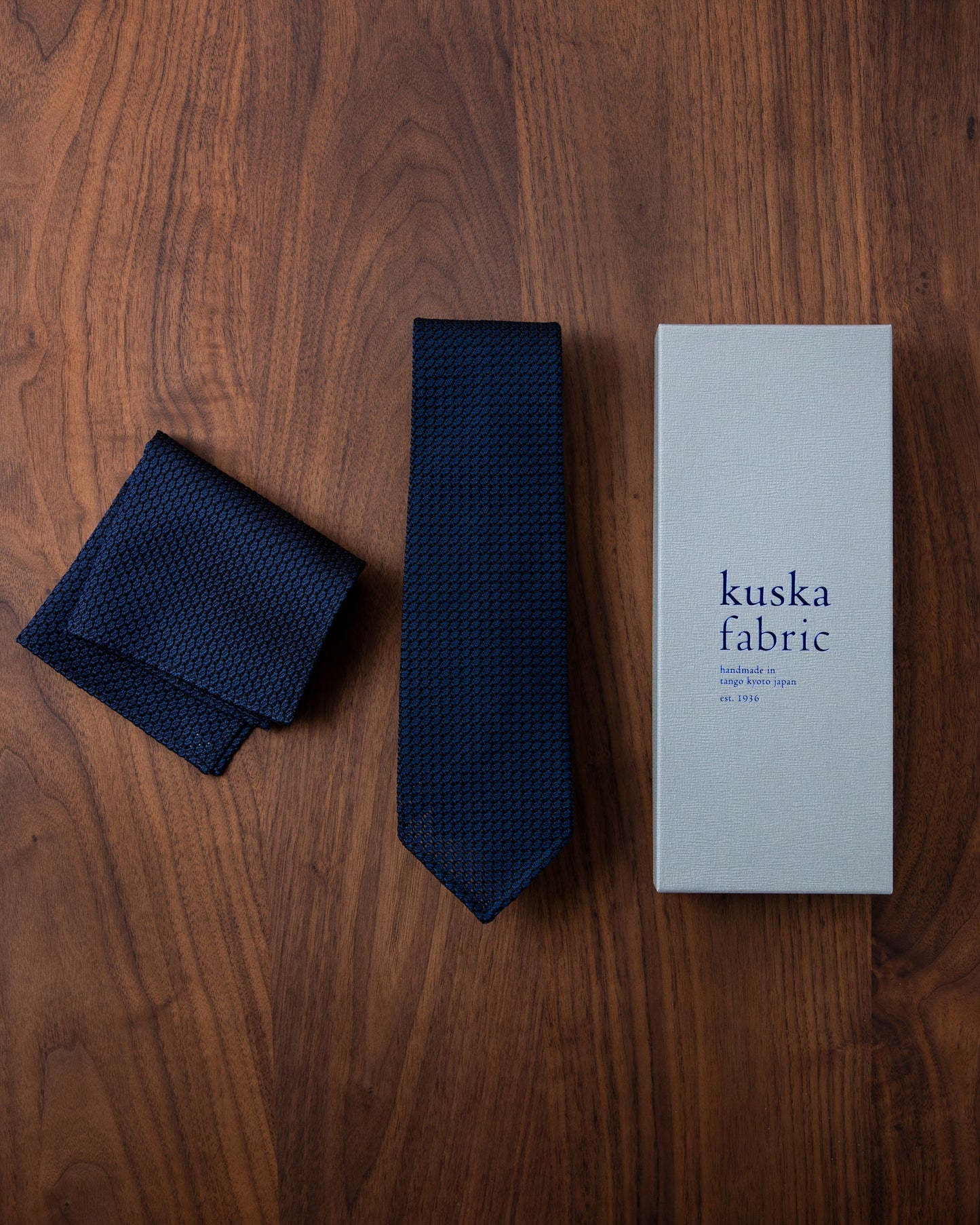 Executive Garza Tie & Pocket Square Dark Navy