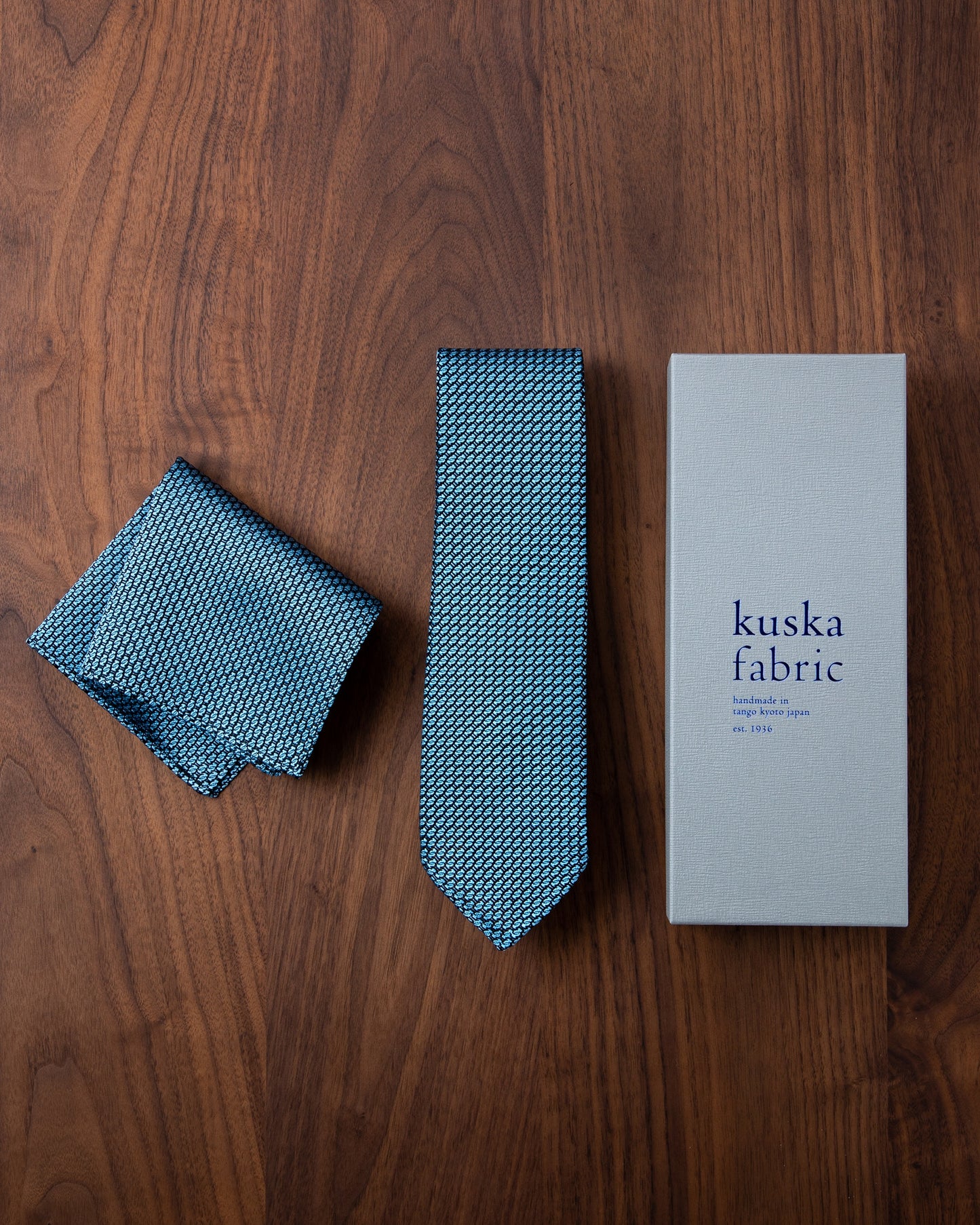 Executive Garza Tie & Pocket Square Sax