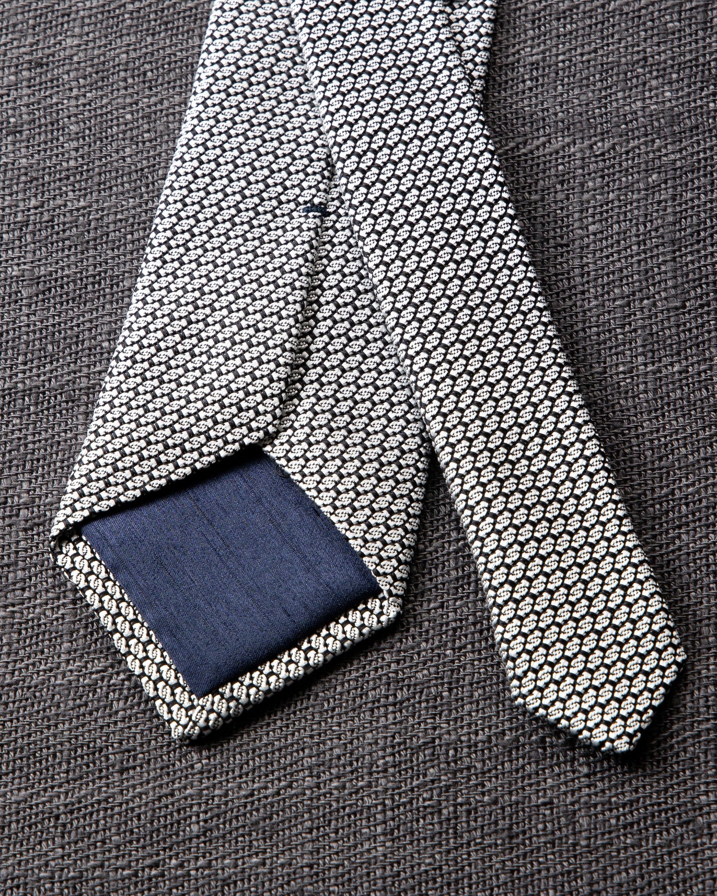 Garza Tie White Gray