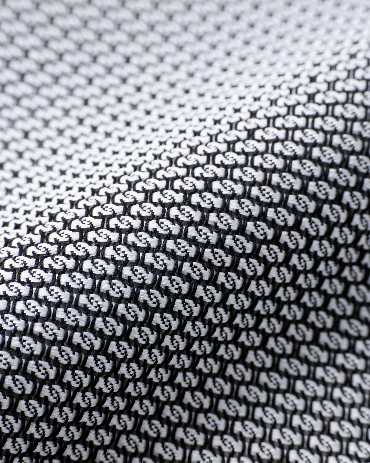 Garza Pocket Square White Gray