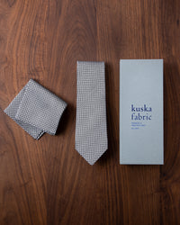 Garza Tie & Pocket Square White Gray