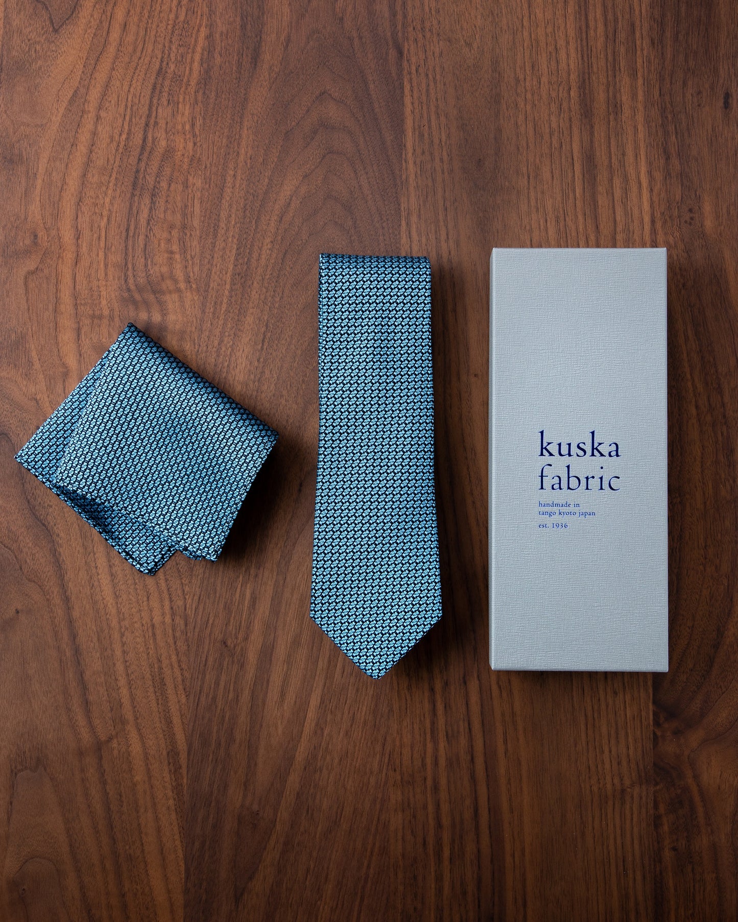 Garza Tie & Pocket Square Sax