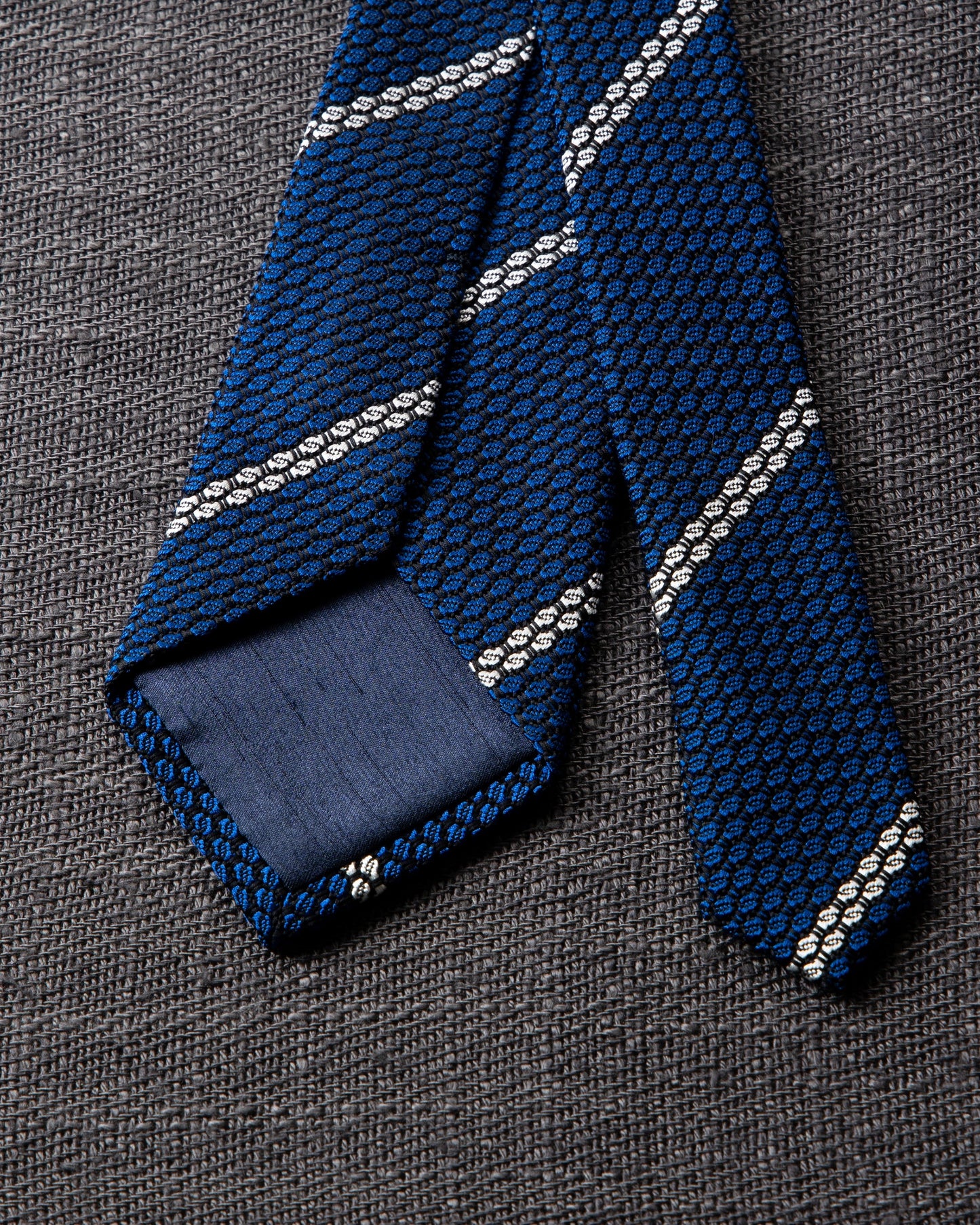 Garza White Line Tie Navy