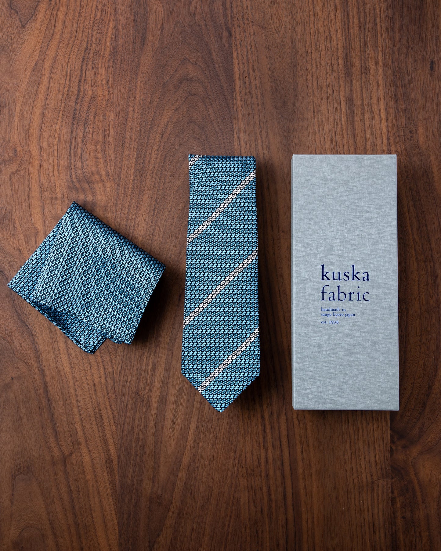 Garza White Line Tie & Pocket Square Sax
