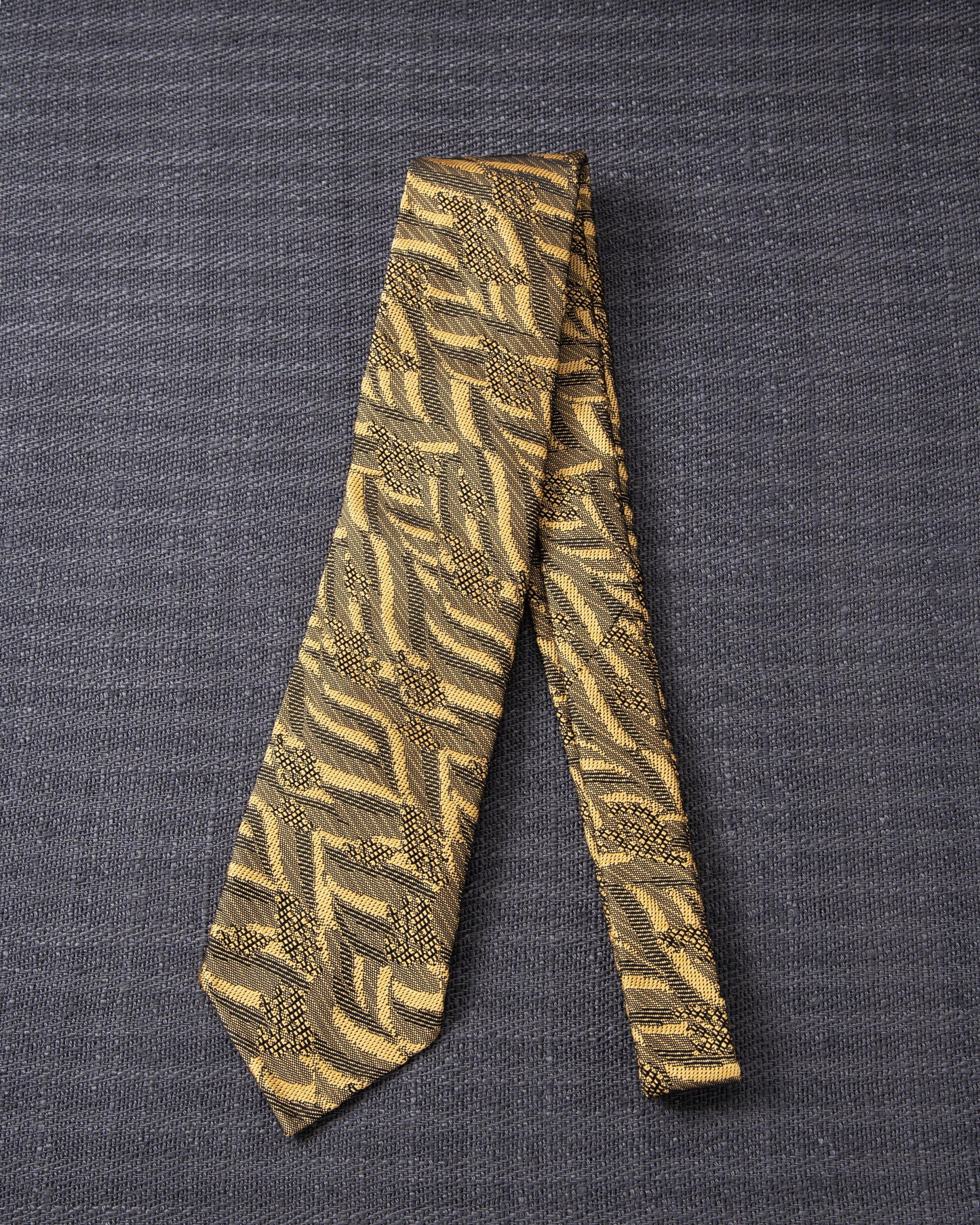 [Art] WAVE HEAD Tie & Pocket Square Yellow