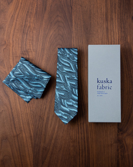 [Art] WAVE HEAD Tie & Pocket Square Sax