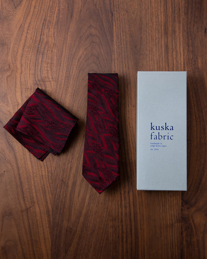 [Art] WAVE HEAD Tie & Pocket Square Wine